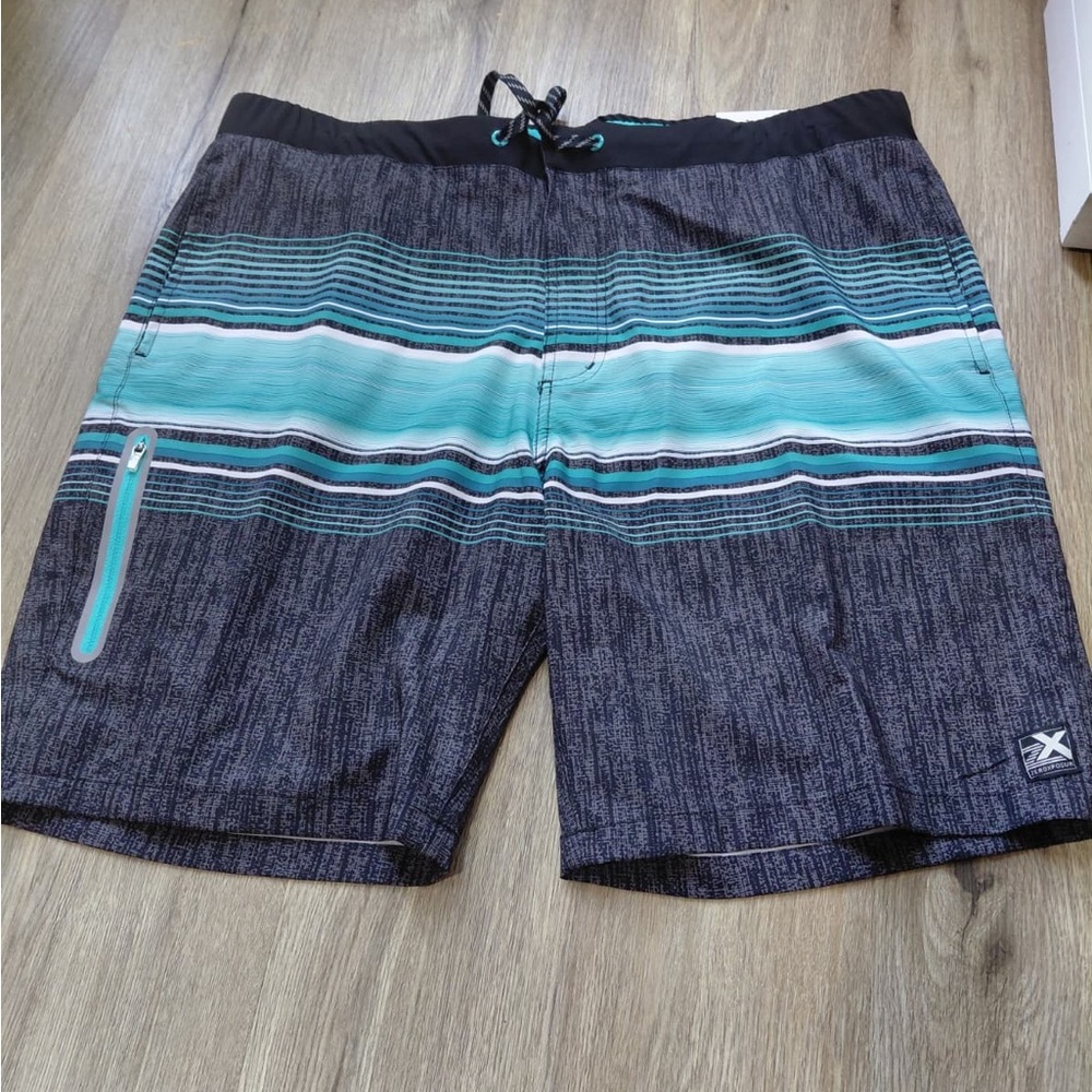 ZeroXposur Men's Aqua and Black Board Shorts